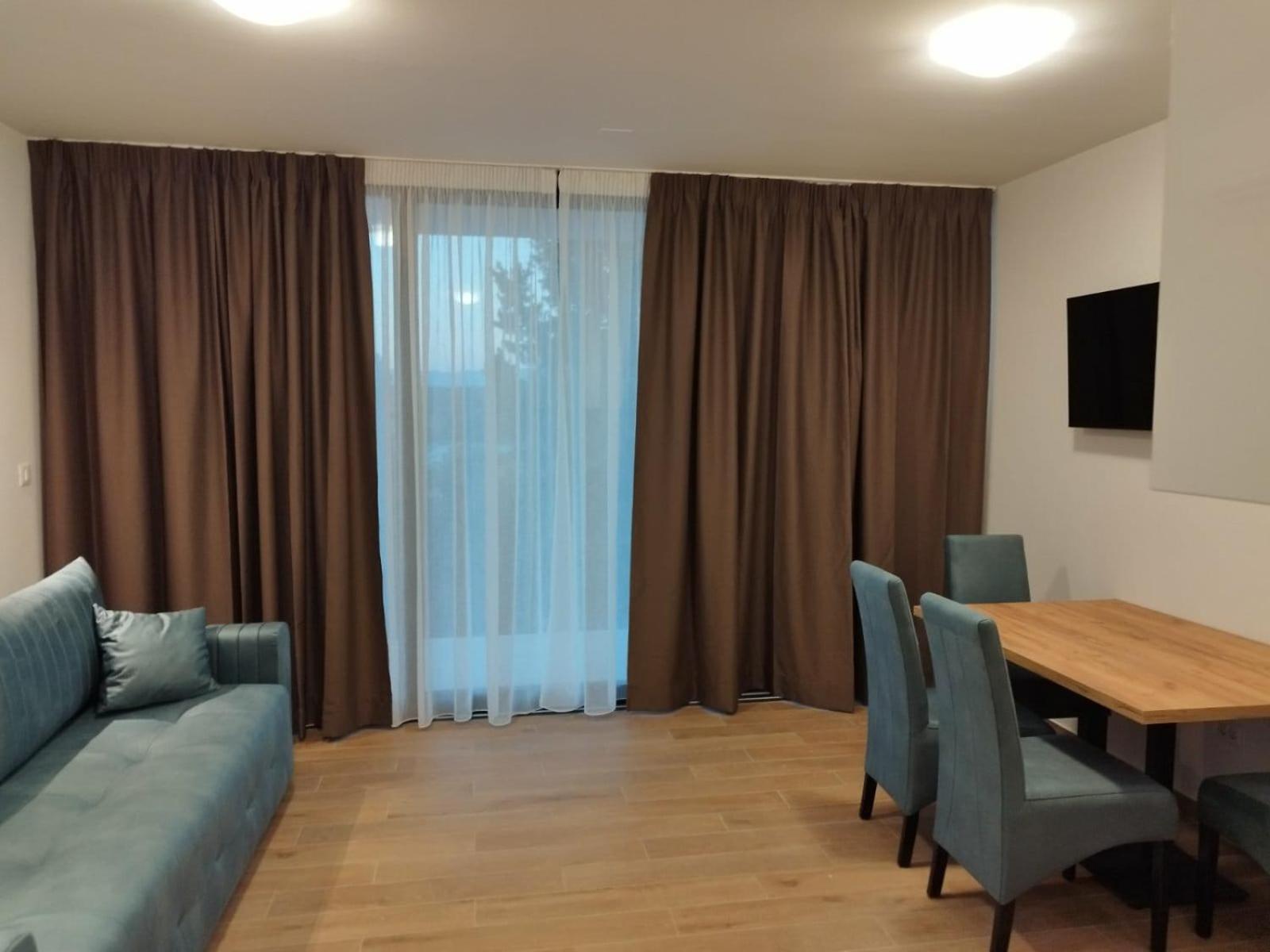 Heart Of Loviste Apartment Luaran gambar