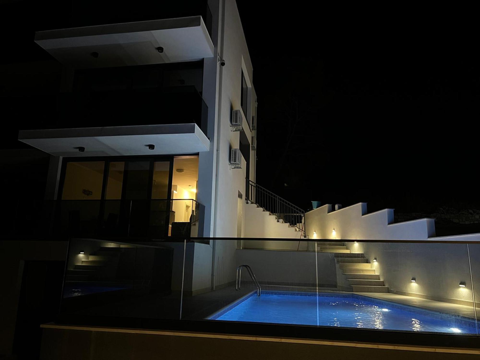 Heart Of Loviste Apartment Luaran gambar